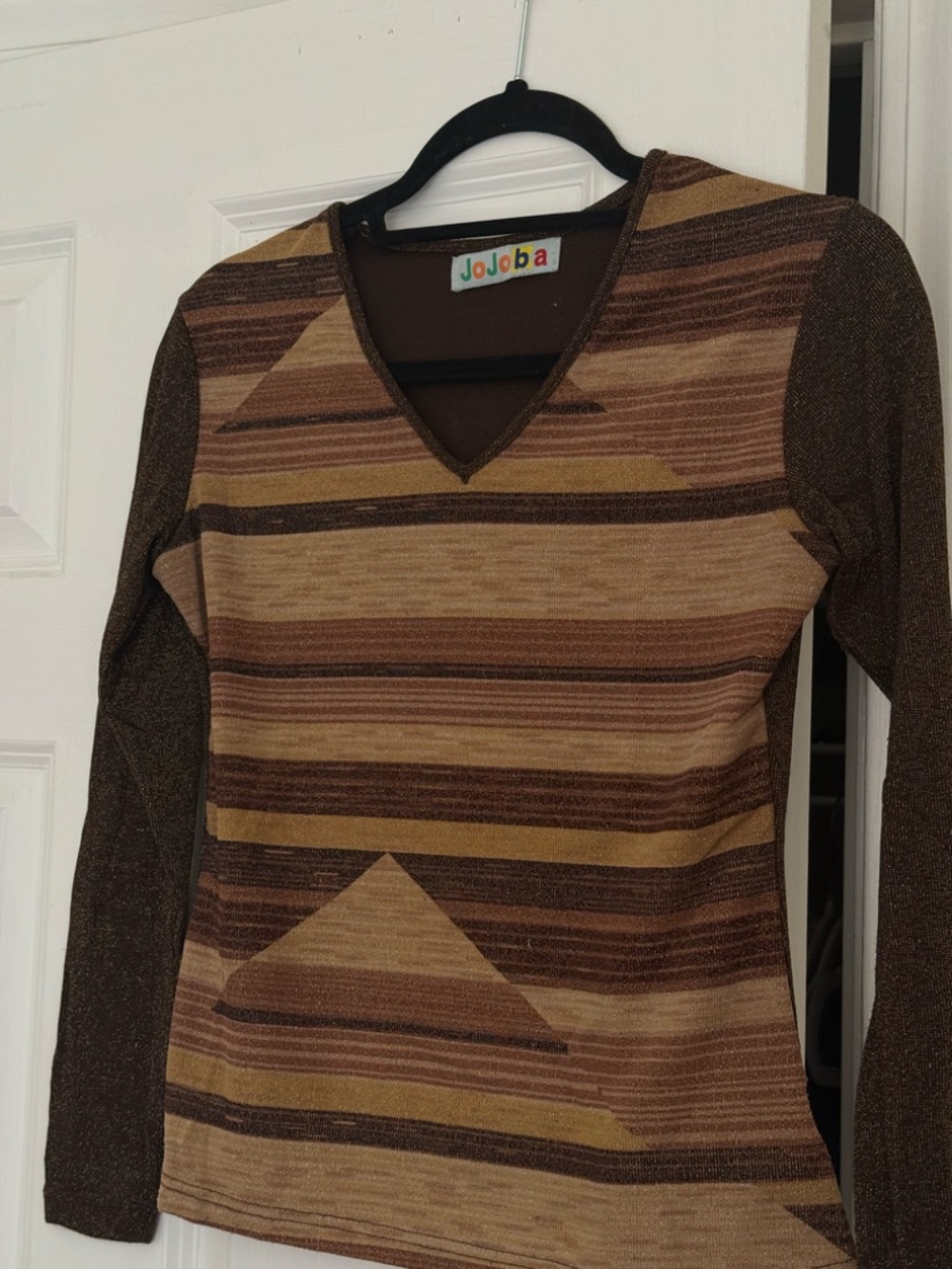 Patterned Long-Sleeve - Picture 3 of 4